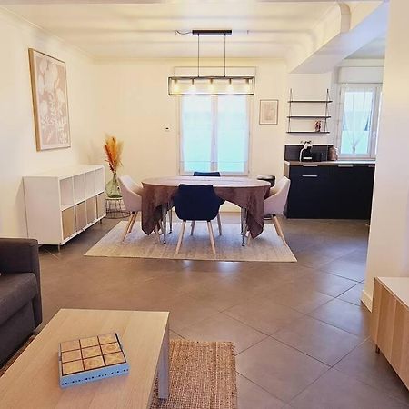 Appartement 2 Pieces Centre Ville Avec Parking Neauphle-le-Chateau ภายนอก รูปภาพ